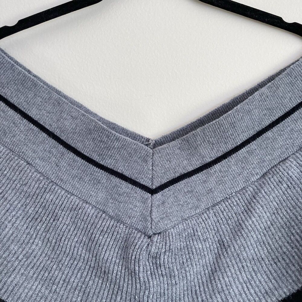 THML Anthropologie Ruffle Detail Off Shoulder Sweater Gray Size Medium Cute - Picture 2 of 8
